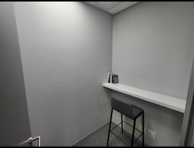 1,332M² OFFICE TO LET IN VORNA VALLEY